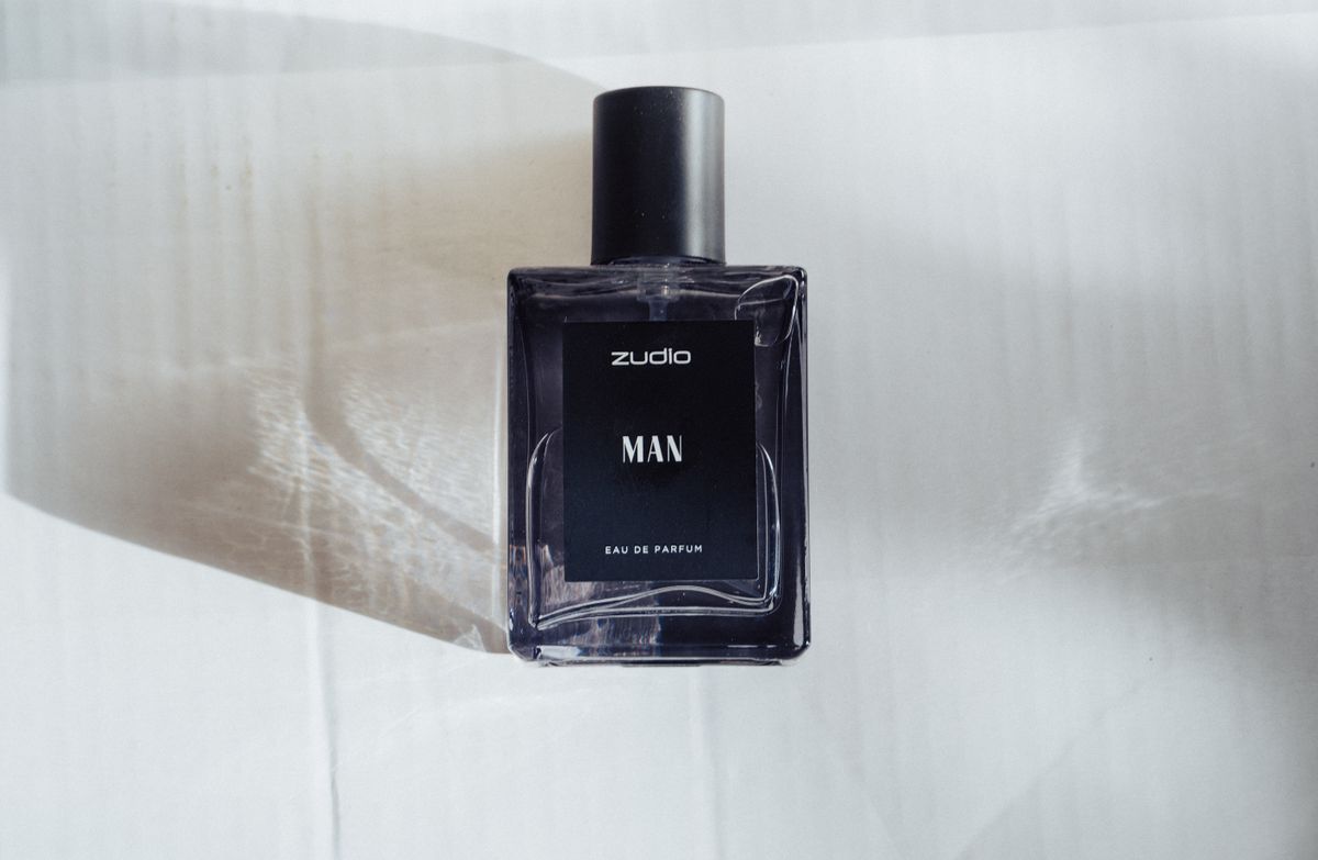 Cedar aromatic perfume bottle product photo
